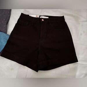 Rebecca Minkoff Black Jean Shorts Size 6 Retails for $64